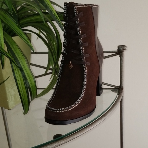 Nanette Nanette Lepore Women's Brown Isabel Boot. - Picture 2 of 4